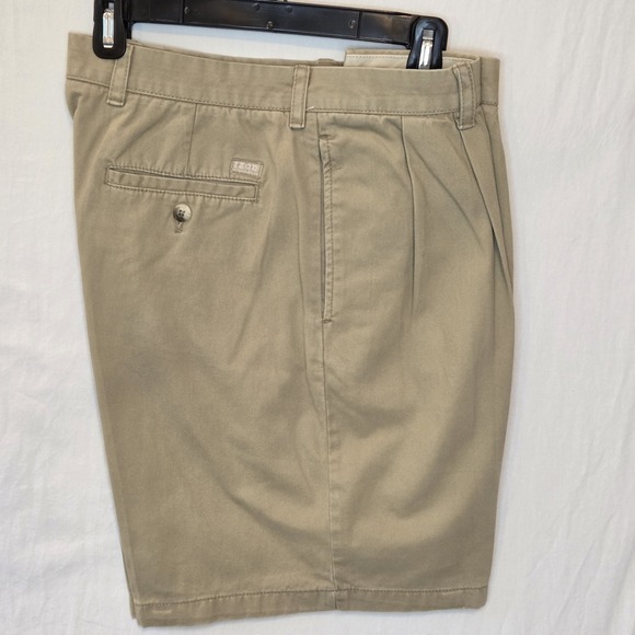 Izod Other - IZOD Mens Khaki Tan Pleated Front Chino Shorts 100% Cotton Size 34/36 Casual